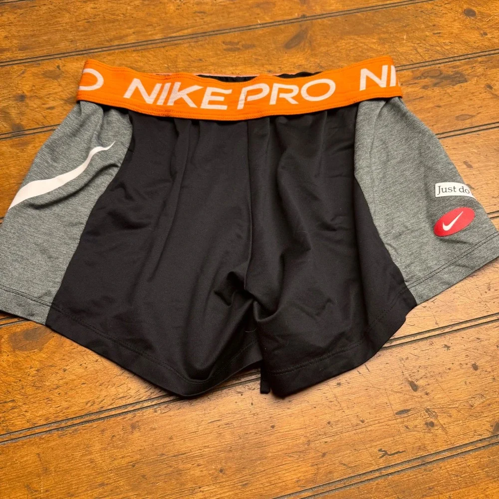 Nike Pro Dri-FIT Womens Small Athletic Shorts Black‎ Grey Orange Waistband